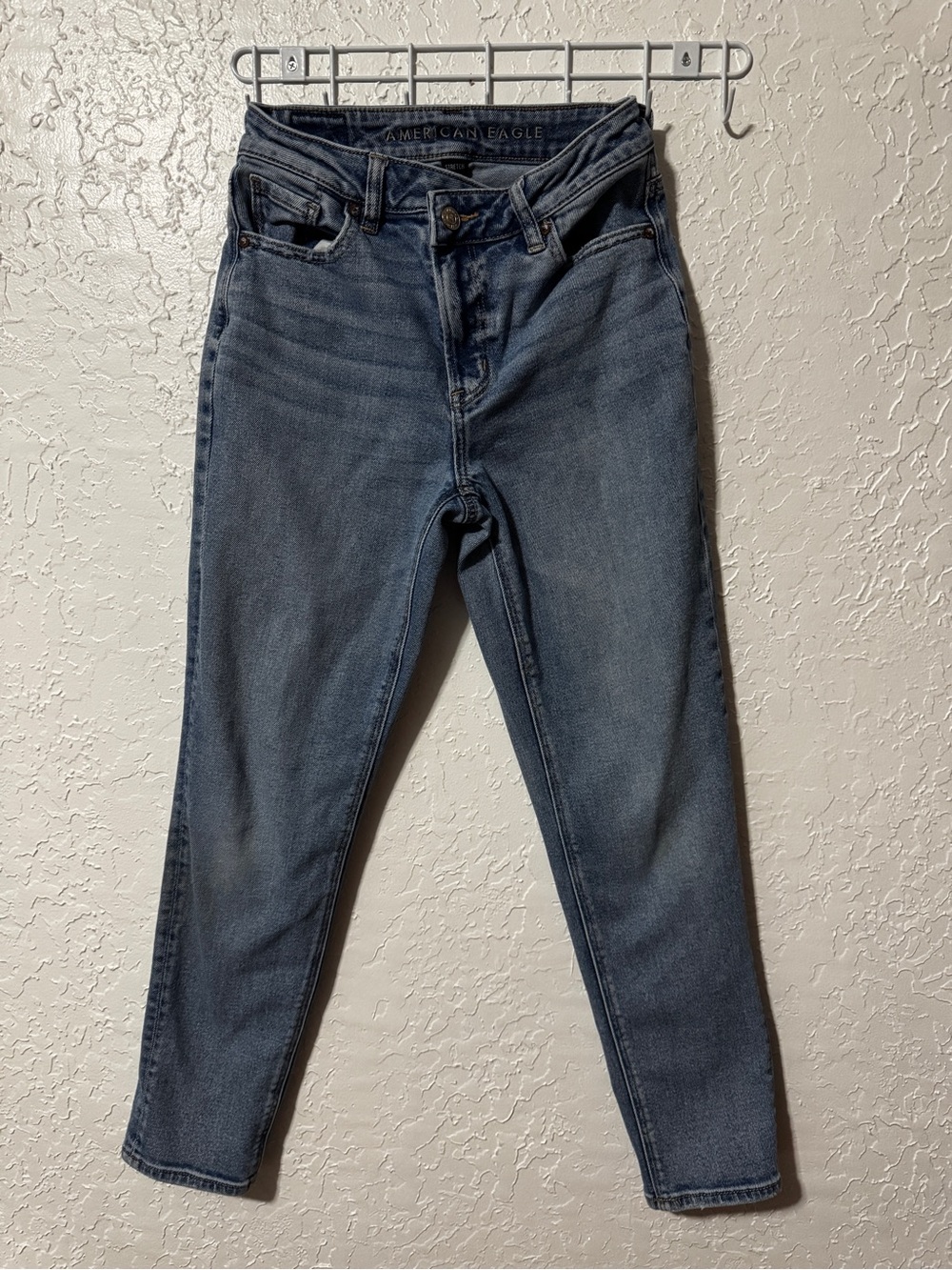 American Eagle Highest Rise Mom Jeans
Women’s size 0 Regular